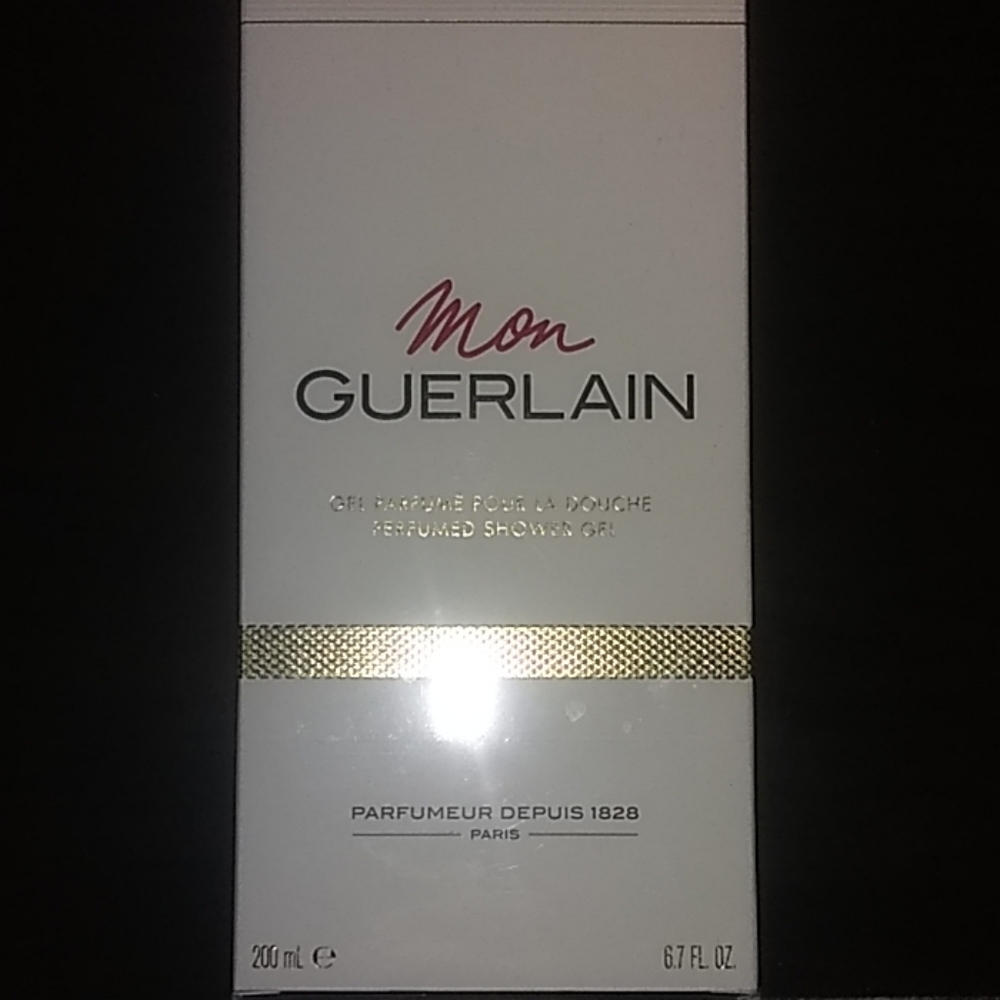 Mon Guerlain perfumed shower gel
